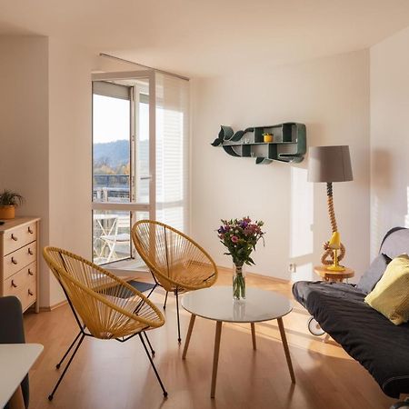 Sunny Apartment In Modrany By Prague Days Exterior foto