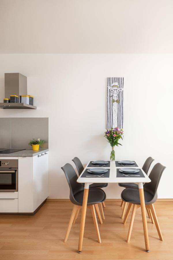 Sunny Apartment In Modrany By Prague Days Exterior foto